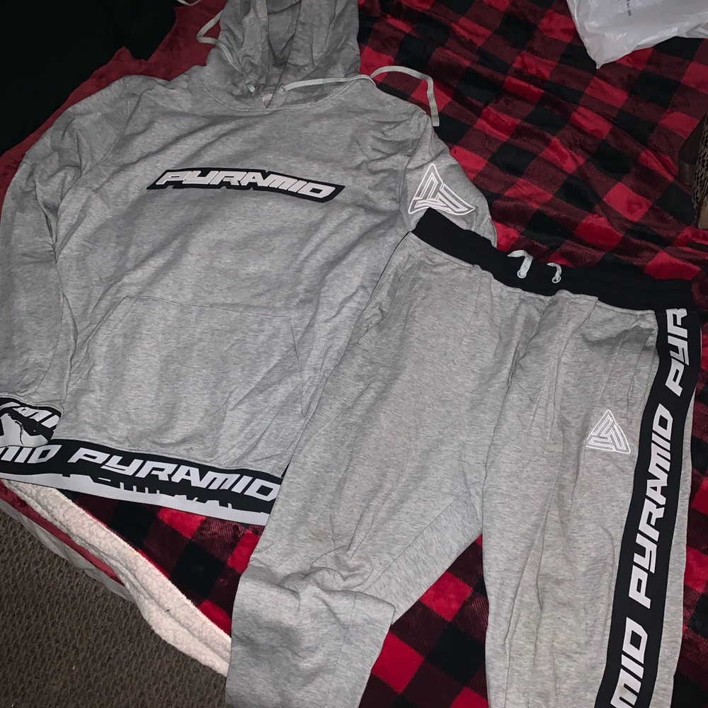 Black pyramid joggers n hoodie set